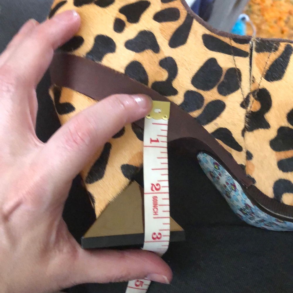 Size 8 Irregular Choice pumps? Booties? Platforms? - Picture 15 of 17